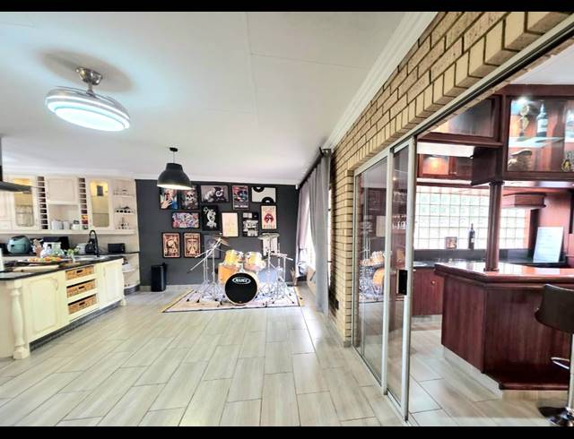 3 BEDROOM HOUSE FOR SALE IN THREE RIVERS PROPER